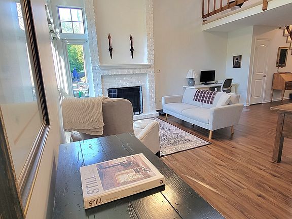 3rd image of 6543 Wandsworth Cir