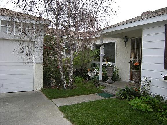4th image of 2806 El Dorado St
