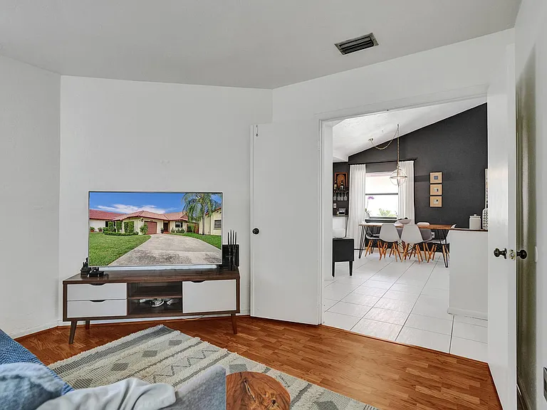 420 SW 113th Ter — Photo 21