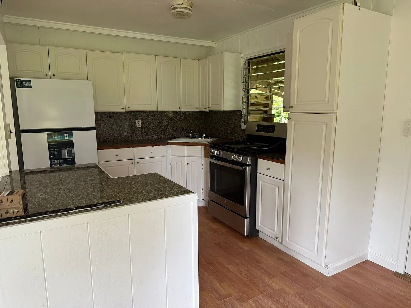 Cozy 3BR Home with Large Yard — Photo 3