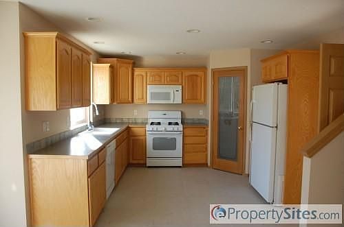 3rd image of 37805 80th Ave E