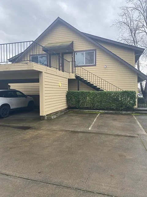 436 5th St W