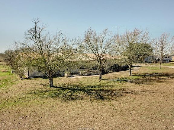 3rd image of 2998 County Road 233