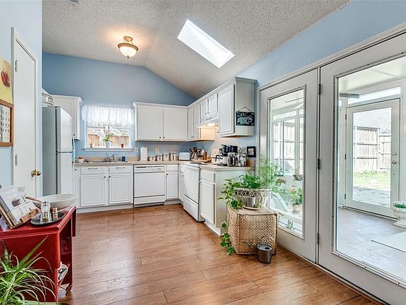 4th image of 5624 High Creek Dr
