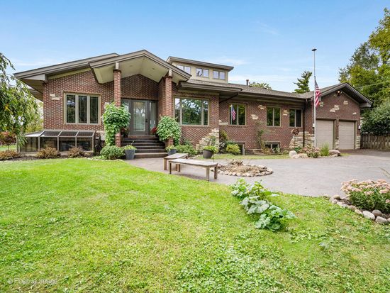 4218 Florence Ave, Downers Grove, IL 60515