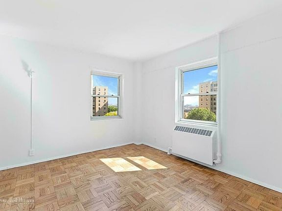 4th image of 4 Fordham Hill Oval APT 11G