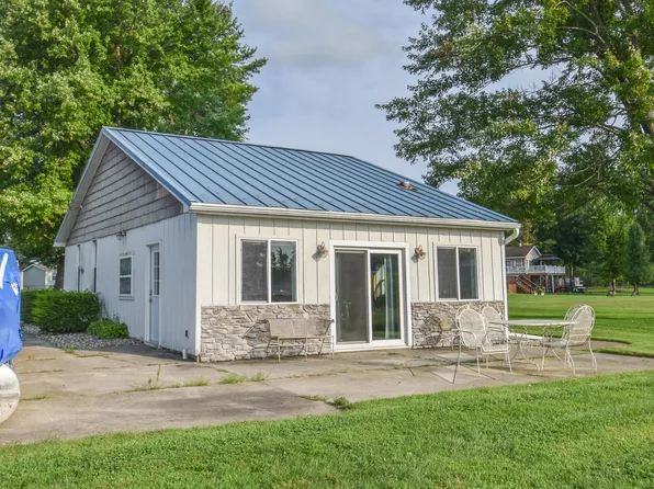 416 W Russell Dr, Coldwater, MI 49036