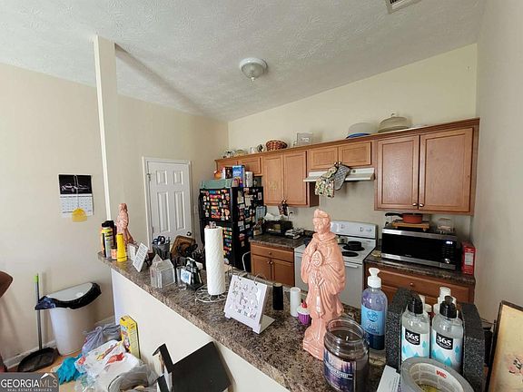 5th image of 11 Spruce St