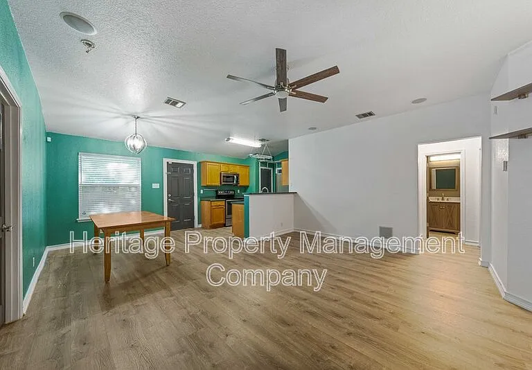 719 Eagle Trl — Photo 6