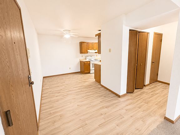 2nd image of 35 Hart Rd APT 2
