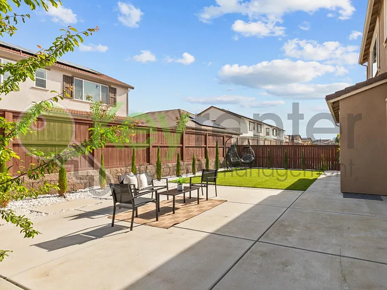 4288 Crescent Way — Photo 45