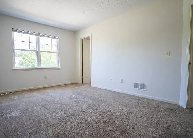 Webster Woods Townhouse Apartments — Photo 37