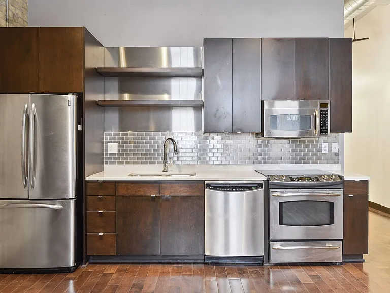 618 Washington Ave N #200 — Photo 11