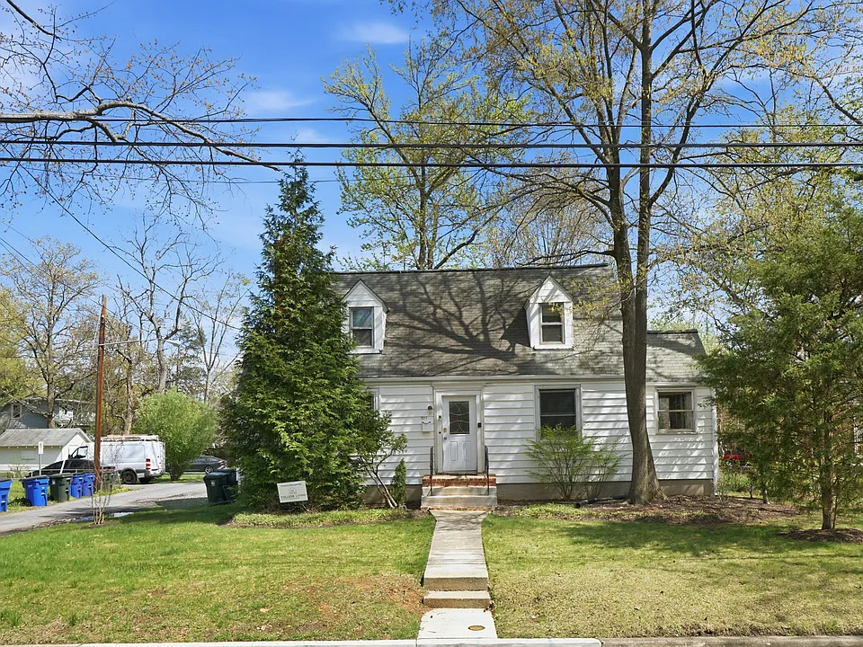 7211 Dartmouth Ave