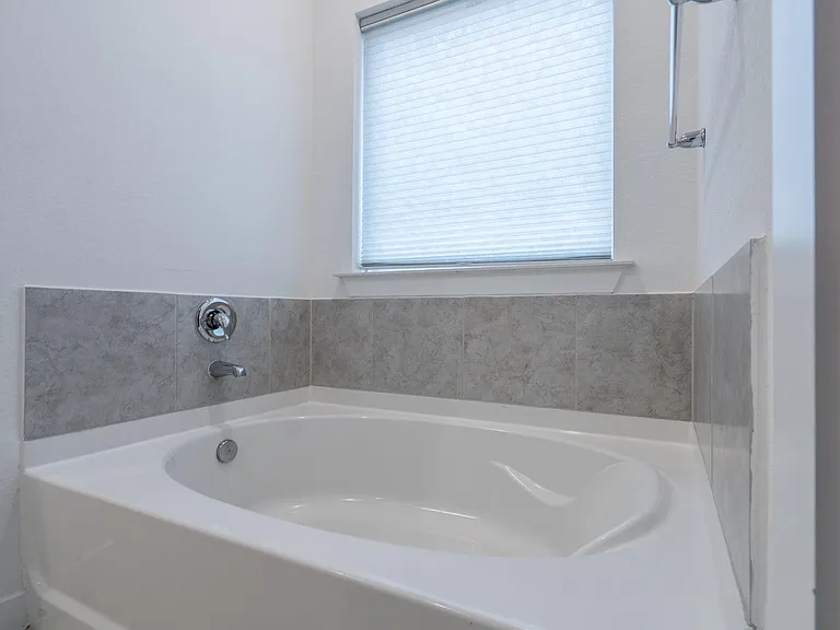 27006 Hidden Rock Ct — Photo 30