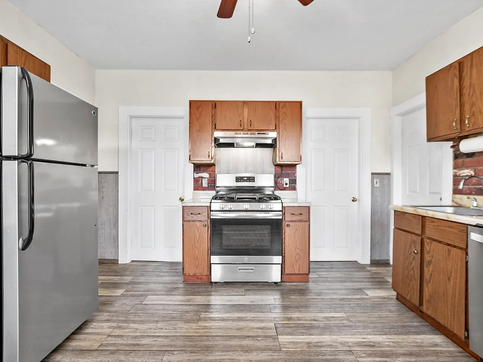 4 bed, 2000 sqft, $3,500 — Photo 2