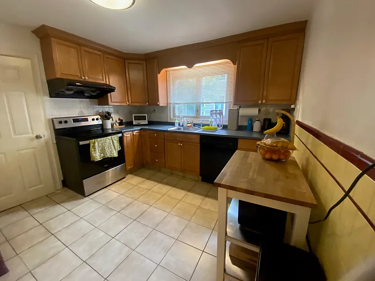 275 Tappan St #1 — Photo 2