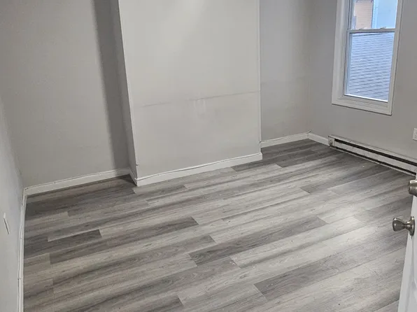 779 Montgomery Street image 9 of 12