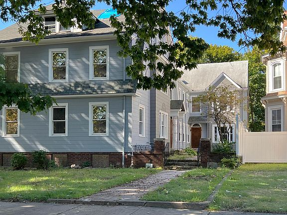 4th image of 82 Howard Ave #2L