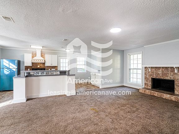 11348_003_living_room_3.jpg