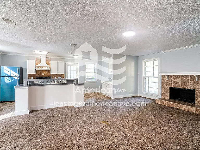 11348_002_living_room_3.jpg