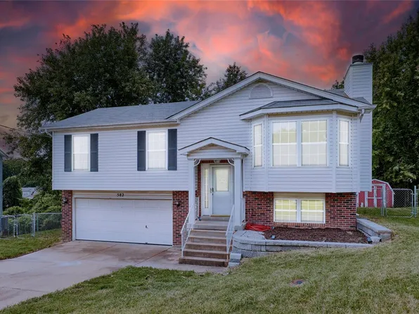 582 Great Plains Dr, House Springs, MO 63051