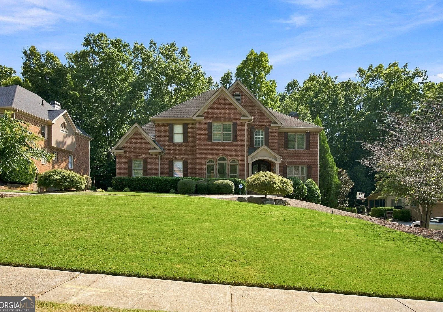 5 bed, 4.5 bath, 5189 sqft, $5,800 — Photo 2