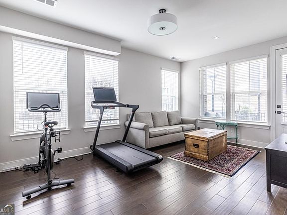 4th image of 102 Wilburn Ln