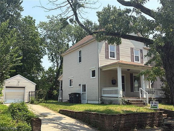 3rd image of 1273 Girard St