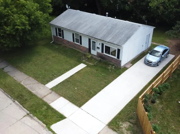 134 Court St, Mount Clemens, MI 48043