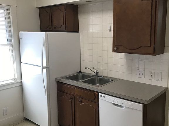 5th image of 1728 Laramie St APT 1