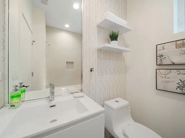 2110 W Washington Blvd #1 — Photo 14