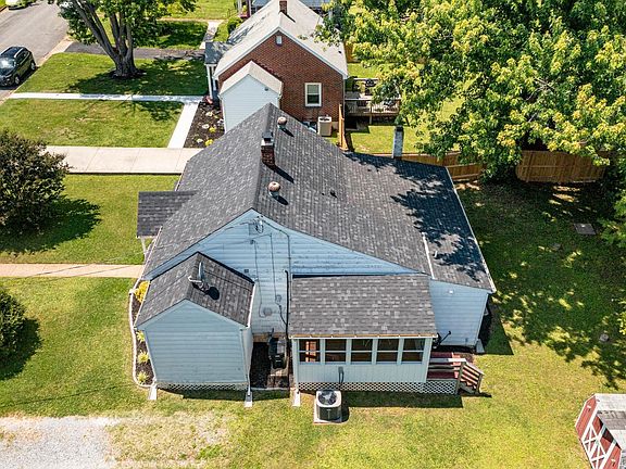 4th image of 1306 Fort Manor Dr
