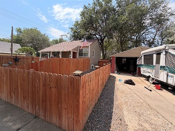 3rd image of 214 7th St W