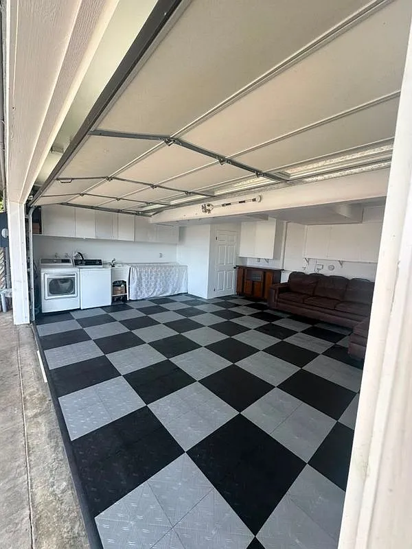 2 bed, 1.0 bath, 432 sqft, $3,200 — Photo 4