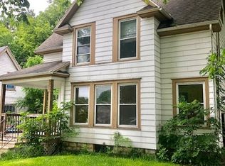 316 Central Pl, Dixon, IL 61021