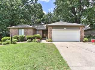 2775 S Eldon Ave, Springfield, MO 65807