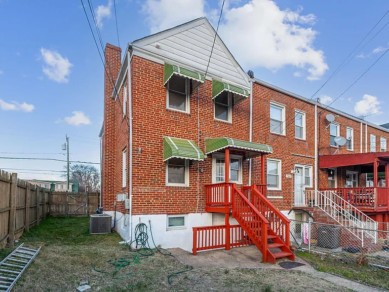 7443 Holabird Ave — Photo 15