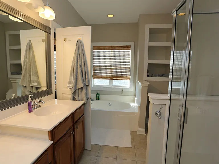 219 Lake View Dr — Photo 16
