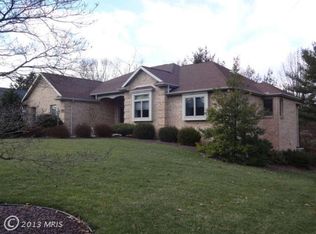 6992 Fairway Dr E, Fayetteville, PA 17222