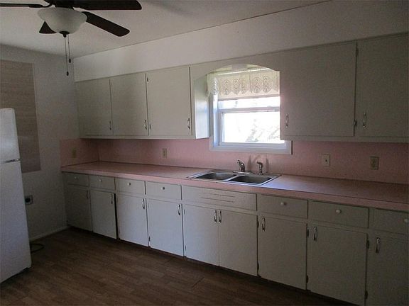 2nd image of 302 Park Ave