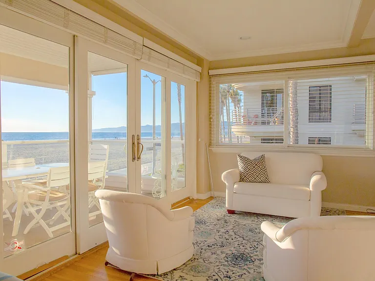 3003 Ocean Front Walk #1/2 — Photo 10