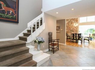 21 Grant Dr, Avon, CT 06001