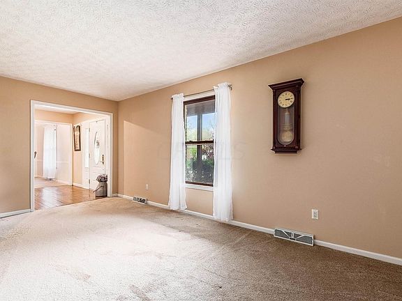 4th image of 803 Coss Cir