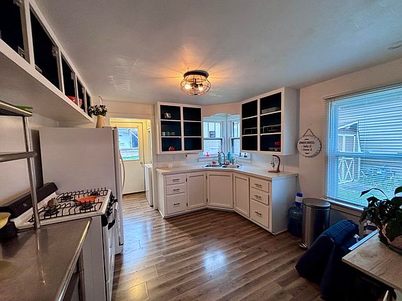4th image of 27178 Oak Dr
