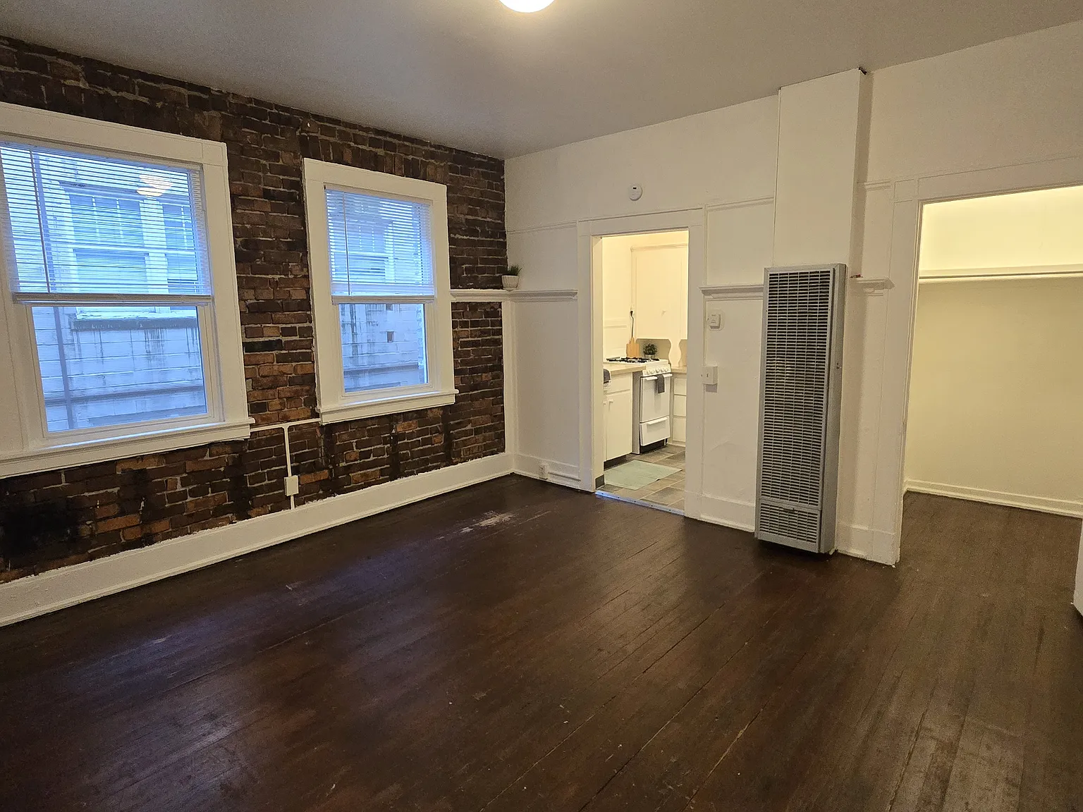 Ansonia Apartments — Photo 2