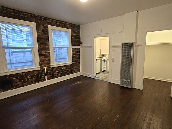 3rd image of 1628 Bellevue Ave APT 105