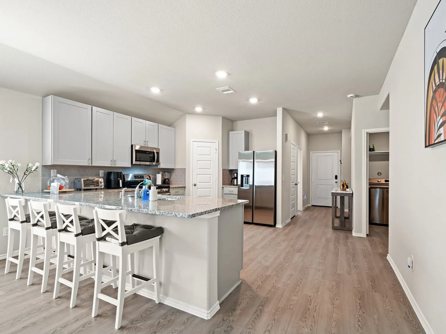 4 bed, $3,700 — Photo 2