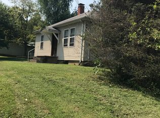 102 W Wesley St, Lebanon, IL 62254