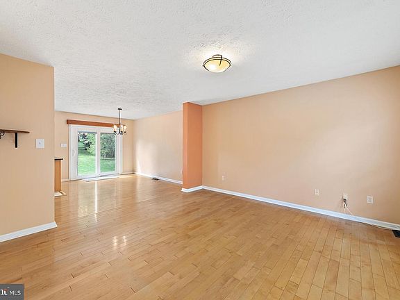 5th image of 7160 King William St